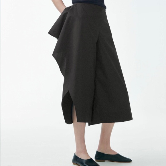 NWT  COS Avant-Garde Black Culottes - Picture 4 of 10